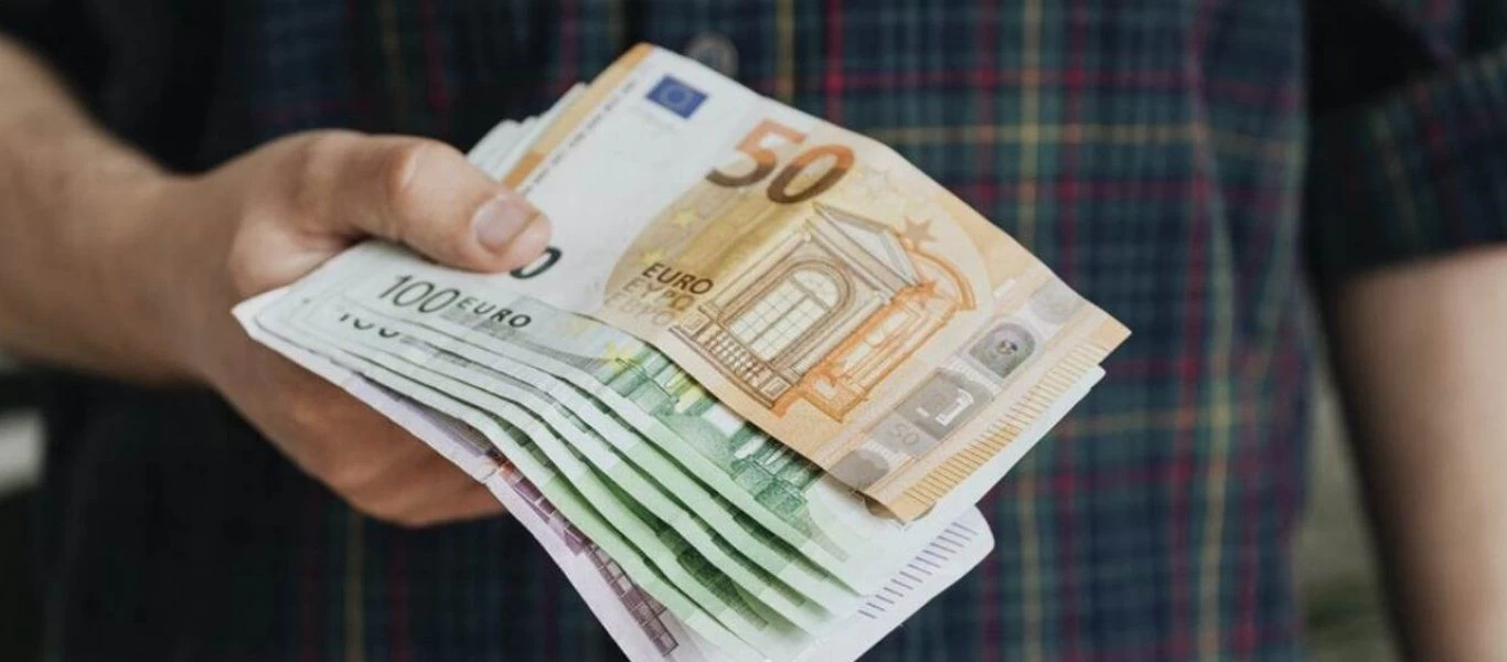 Πότε θα καταβληθεί το έκτακτο επίδομα Χριστουγέννων σε χαμηλοσυνταξιούχους, υγειονομικούς & ΑΜΕΑ